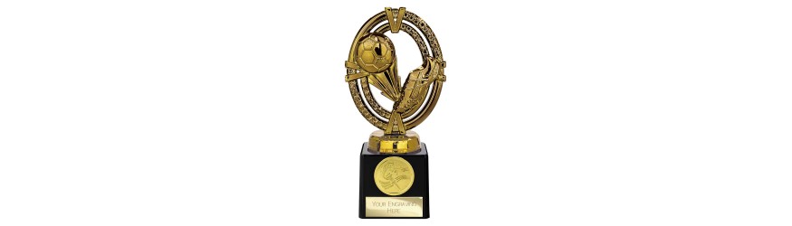 MAVERICK LEGEND FOOTBALL FOOTBALL LEGEND RESIN TROPHY - 5 SIZES - 12.5CM - 20CM